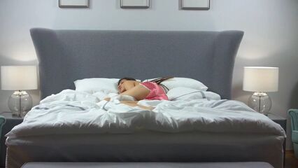 Лишение девственности красотки Моны Брегвадзе