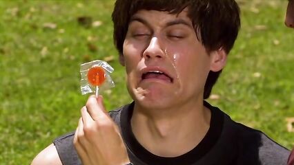 Мальчишник: Первый опыт | Milf (2010) эротическая комедия