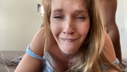 Слишком большой член для анала худой блондинки Эшли Лейн