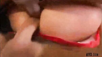 Русской брюнетке засунули два хрена в очко одновременно