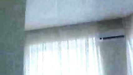 С девушкой на море