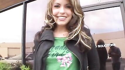 Как снимают порно? Жизнь за кадром