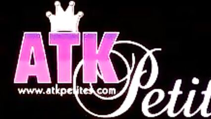 Прелестный минет от молоденькой сучки