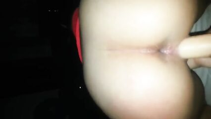 Домашнее порно: девушка разогревает киску перед сексом