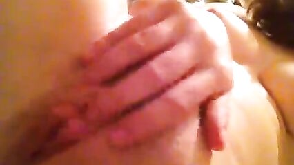 Любительское порно: Оля мастурбирует