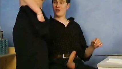 Училка отсосала ученику