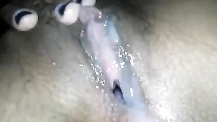 Домашне порно: А девушка кончает...