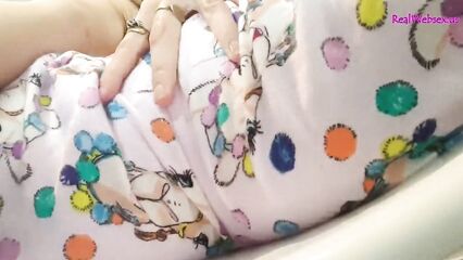 Мастурбация на камеру реальной 18-летней студенткой