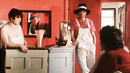 Тинто Брасс: Мотор! (1979) - эротическая комедия