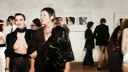 Тинто Брасс: Мотор! (1979) - эротическая комедия