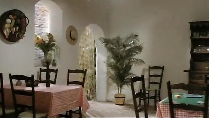 Порно фильмы: Шесть шведок с бензоколонки