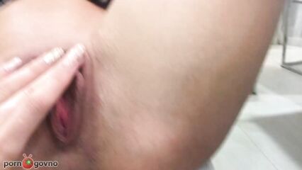 Качок снял двух молодых красивых лесбиянок