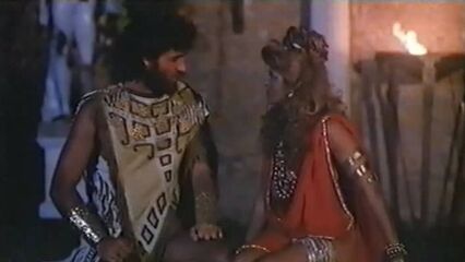 Эротические сны Клеопатры (1985) с русским переводом!