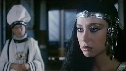 Эротические сны Клеопатры (1985) с русским переводом!