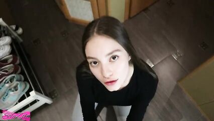 Домашнее любительское видео с девушкой в трусиках Calvin Klein