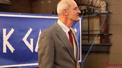 Месть Ботаников: Официальная порно пародия XXX