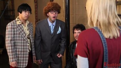 Месть Ботаников: Официальная порно пародия XXX