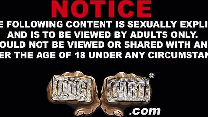 2 беленьких блондинки и 2 торчащих черных члена из дырок