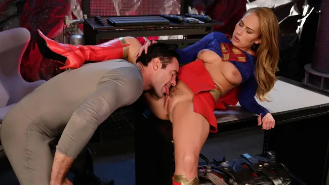 Супердевушка XXX: порно пародия с русским переводом