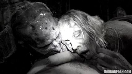 Ходячие Зомби | Walking zombies (порно ужасы)