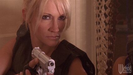 Охотницы за головами | Manhunters с русским переводом